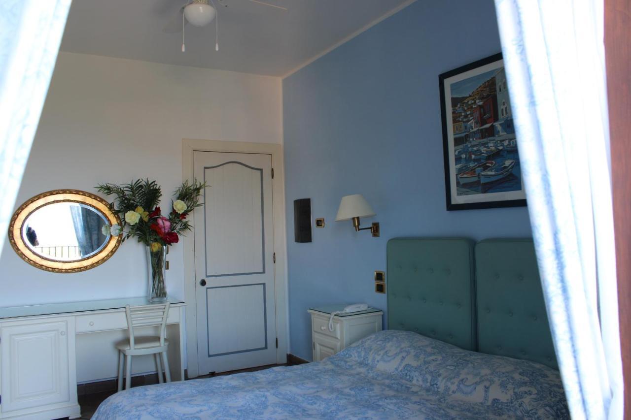 Hotel Hermitage กัสเตลลาบาเต ภายนอก รูปภาพ