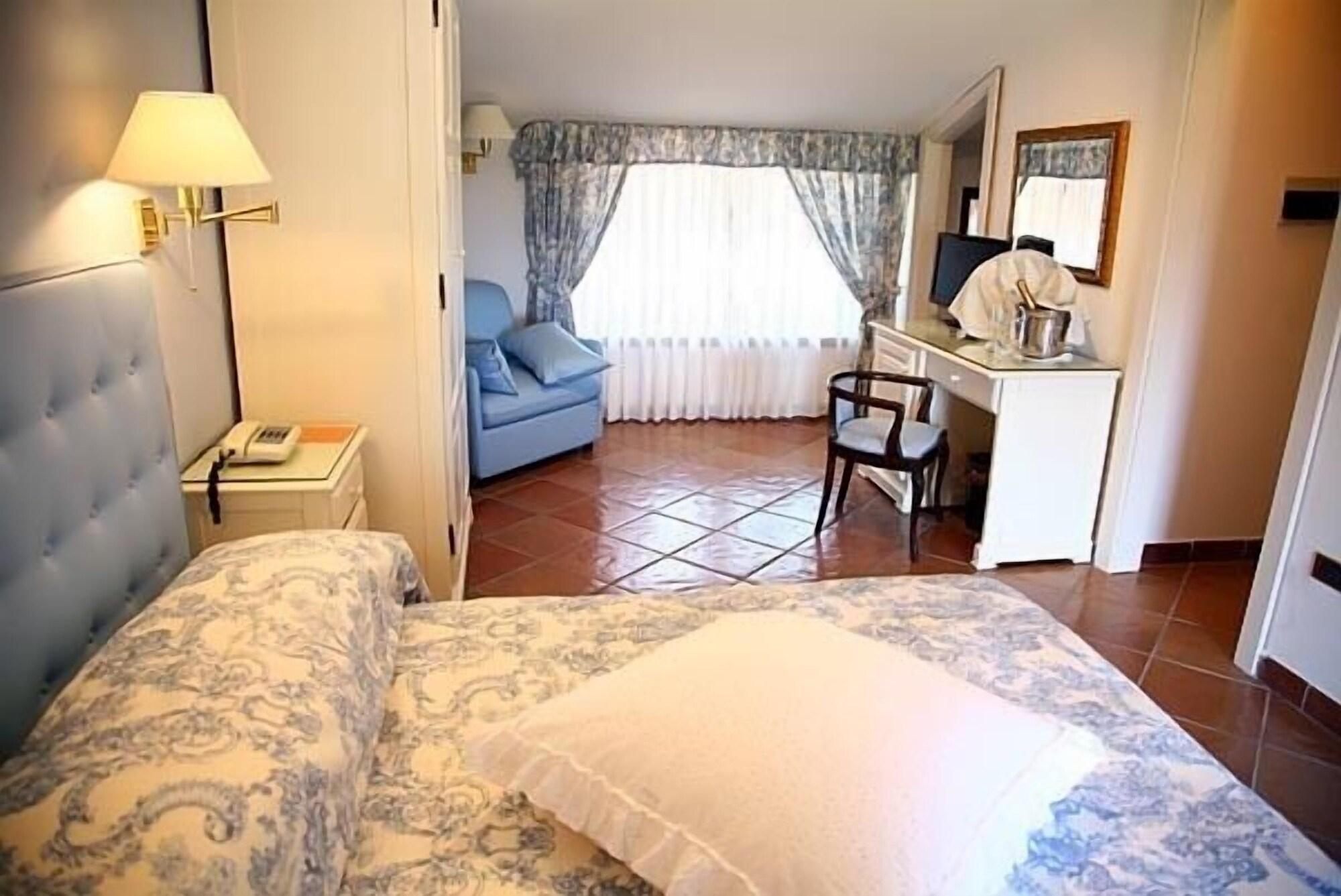 Hotel Hermitage กัสเตลลาบาเต ภายนอก รูปภาพ
